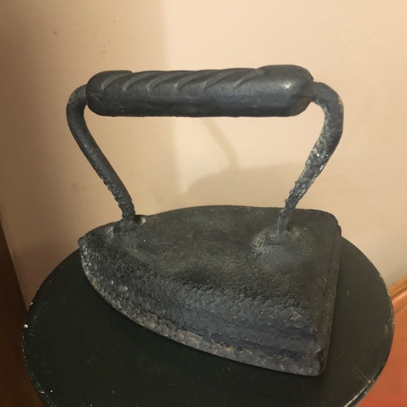 Antique clothes iron - Picture 7 of 11